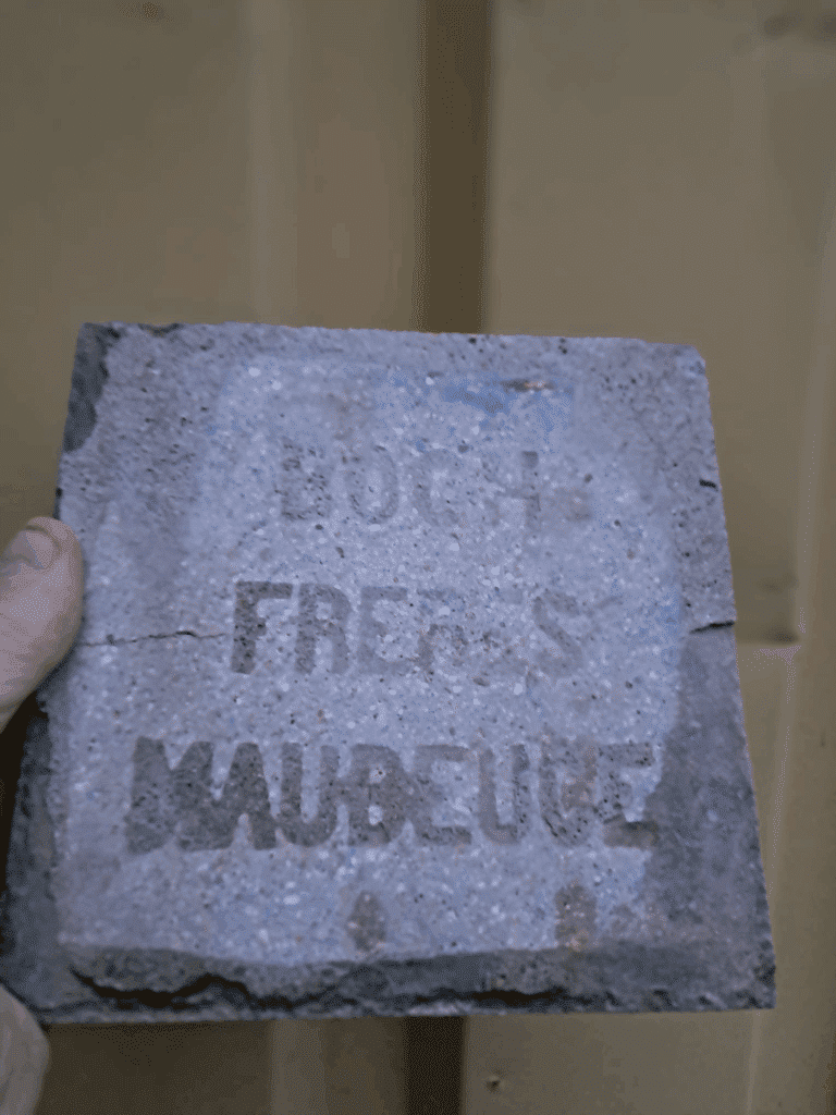 Bodemstempel Boch Freres Maubeuge