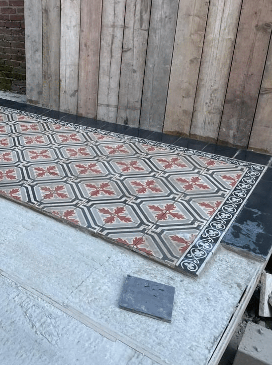 oude cementtegels terras work in progress