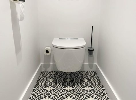 Portugese tegels toilet zwart en wit
