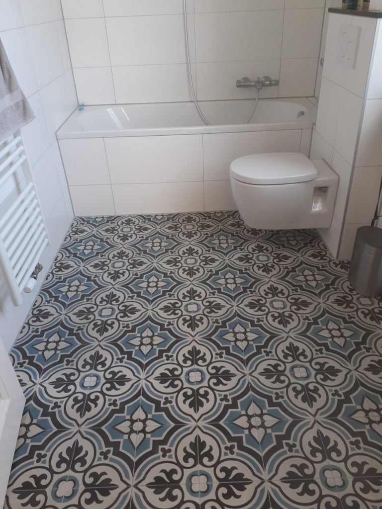 Portugese cementtegels badkamer Flowerz 4 Blue version 20x20