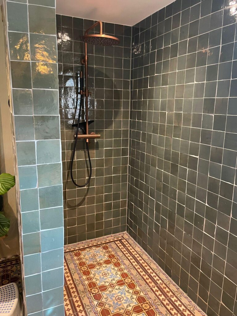 Douchewanden met zelliges tegels VERT VIEUX 10x10