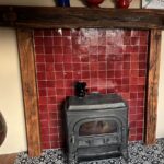 achterwand kachel met zelliges cerise