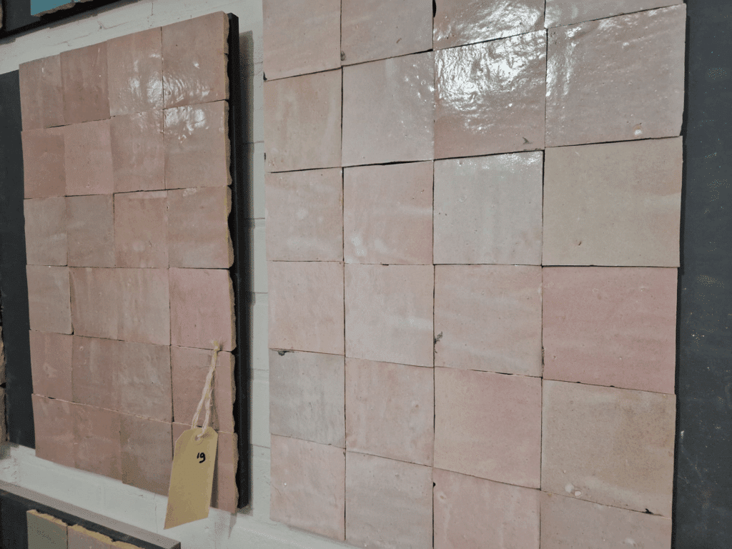 verschil tussen de kleuren zelliges rose vieux en rose clair showroom