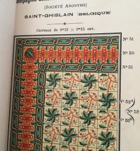 Antieke tegels met bloemmotief