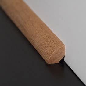 houten sierstrip om zelliges af te werken