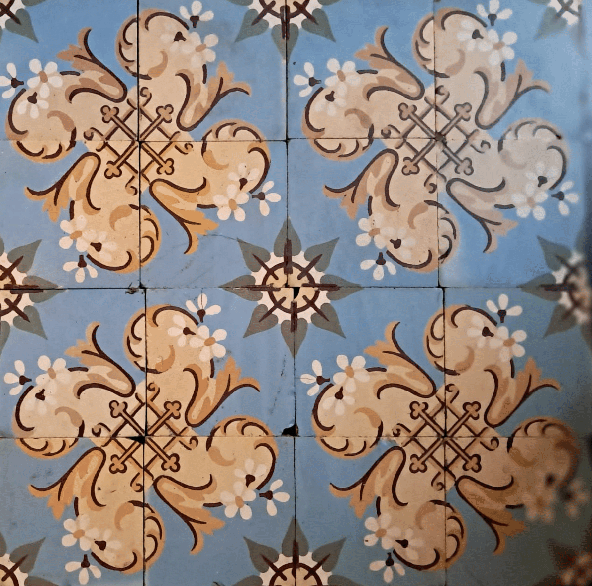 antieke tegels met motief in blauw