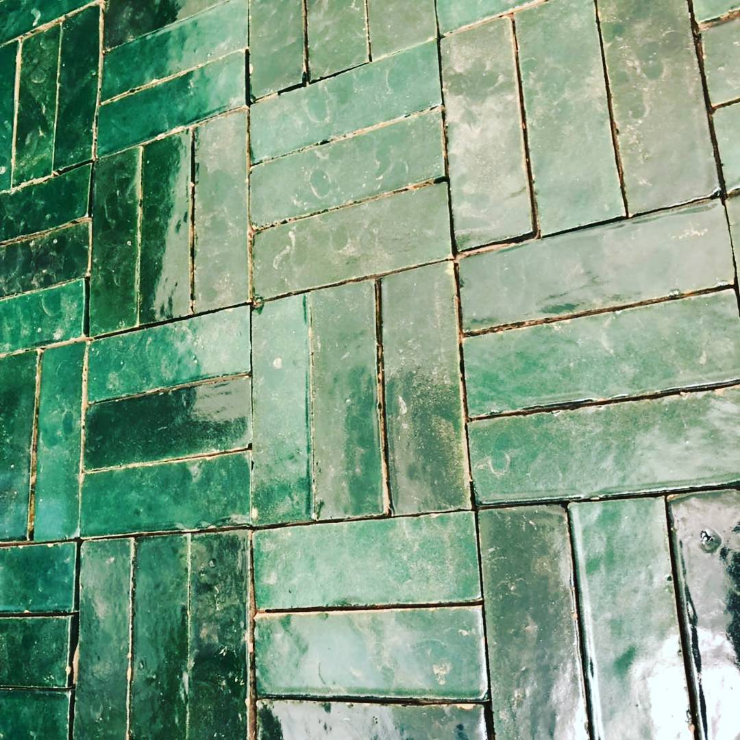 Bejmat vert imperial op vloer