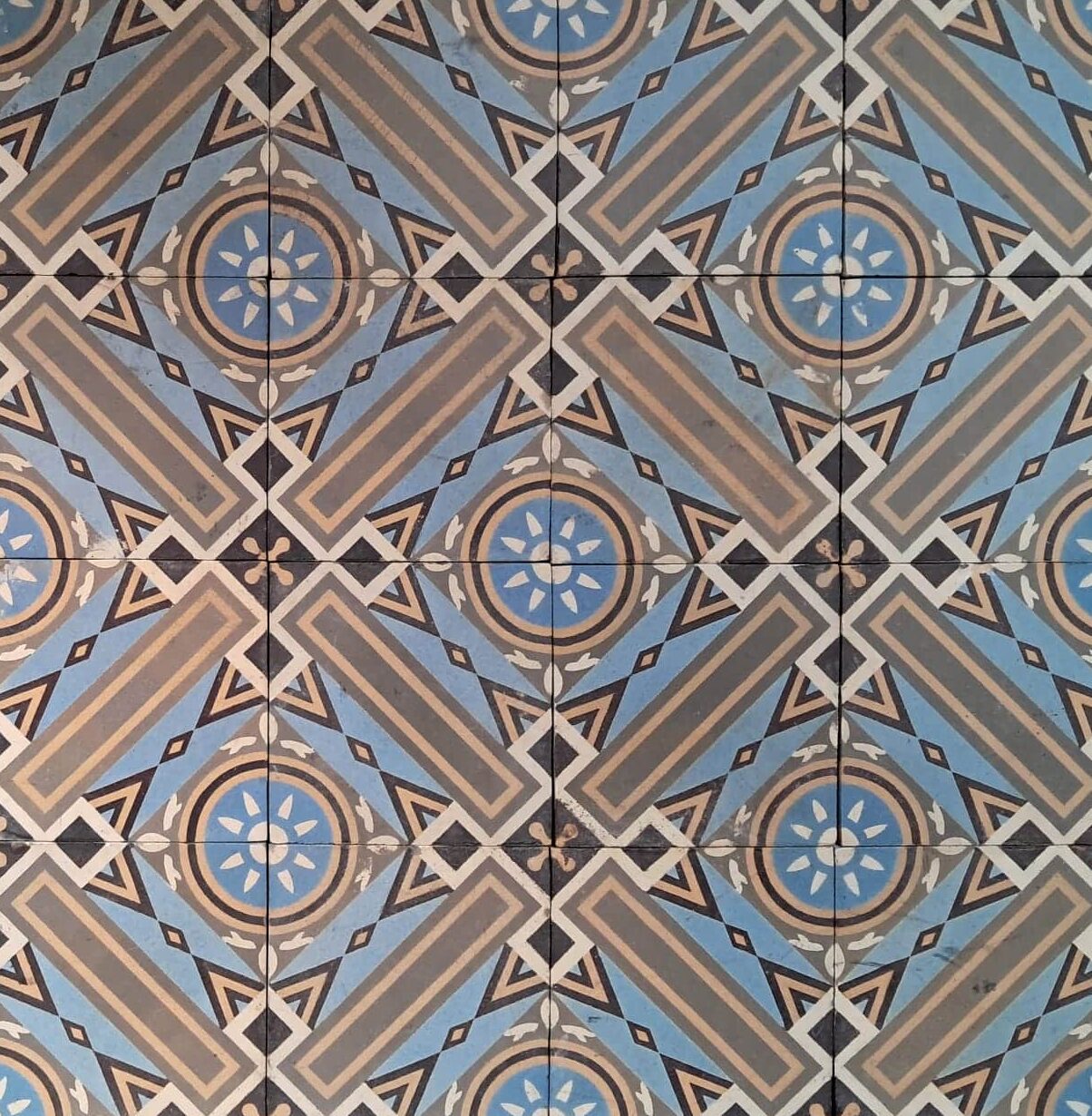 antieke tegels rond 1900 met blauw