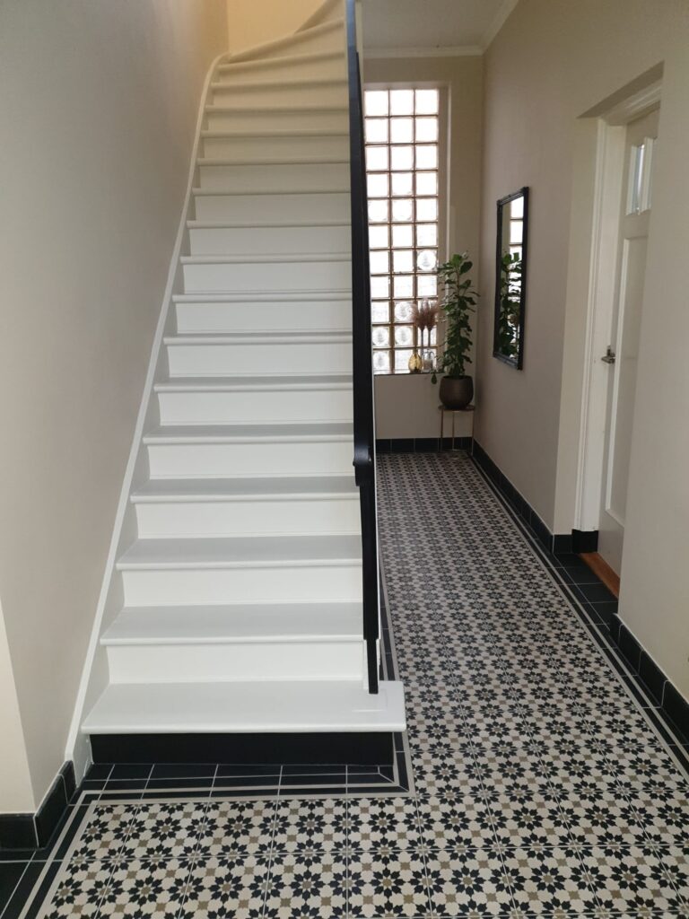 Portugese tegelvloer hal met SPARKLEZ 02