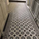 hal met Portugese tegel SIRIUS BLACK zwart en wit